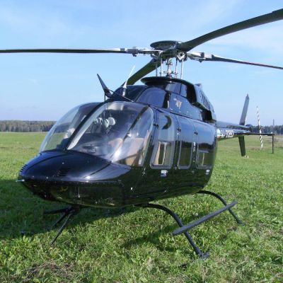 Актер театра и кино М. Сафронов и вертолет BELL-407