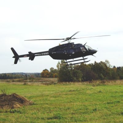 Актер театра и кино М. Сафронов и вертолет BELL-407