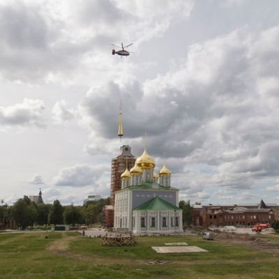 Установка шпиля в Тульском Кремле